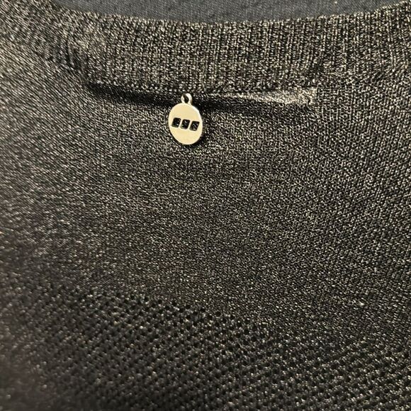 Lorna Jane black sparkle open weave stripes & sleeves lightweight sweater. - Picture 7 of 9